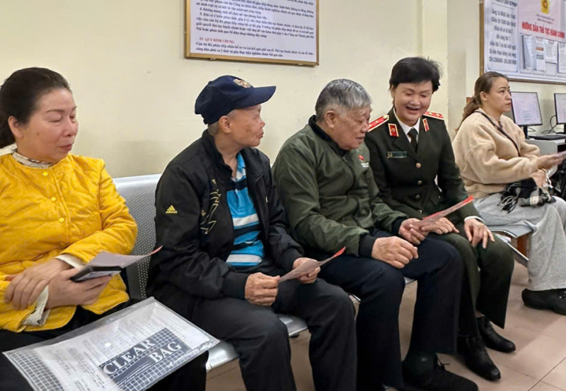 Ghi nhận trong ngày đầu tiên, Công an thực hiện nhiệm vụ cấp phiếu lý lịch tư pháp -0