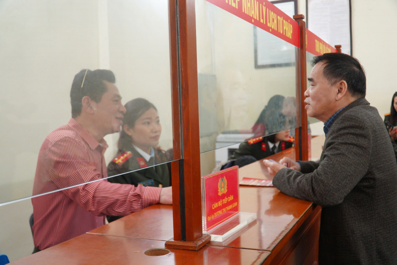 Ghi nhận trong ngày đầu tiên, Công an thực hiện nhiệm vụ cấp phiếu lý lịch tư pháp -0