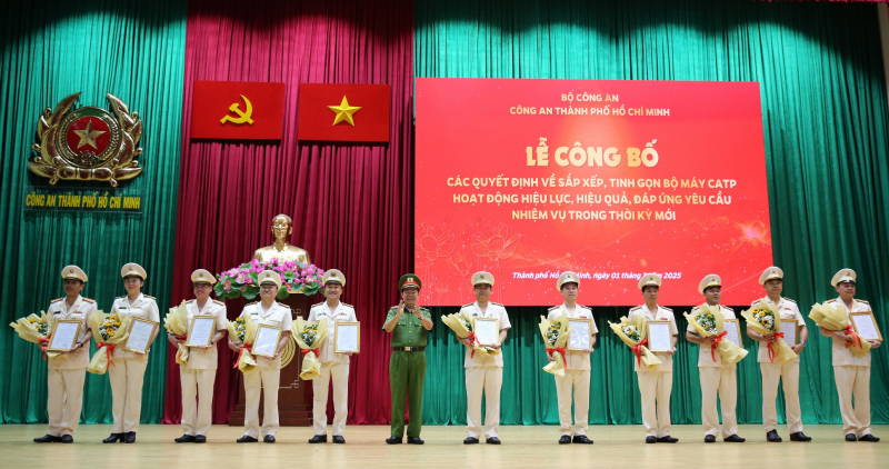 Công an TP Hồ Chí Minh sắp xếp, giảm từ 55 đầu mối xuống còn 33 đầu mối -0