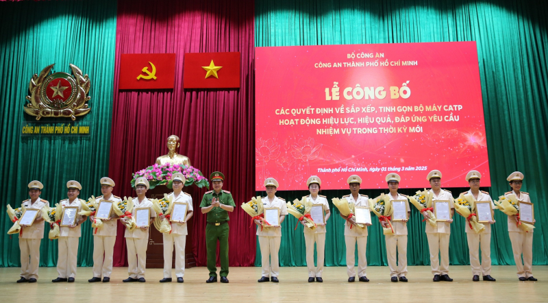 Công an TP Hồ Chí Minh sắp xếp, giảm từ 55 đầu mối xuống còn 33 đầu mối -0