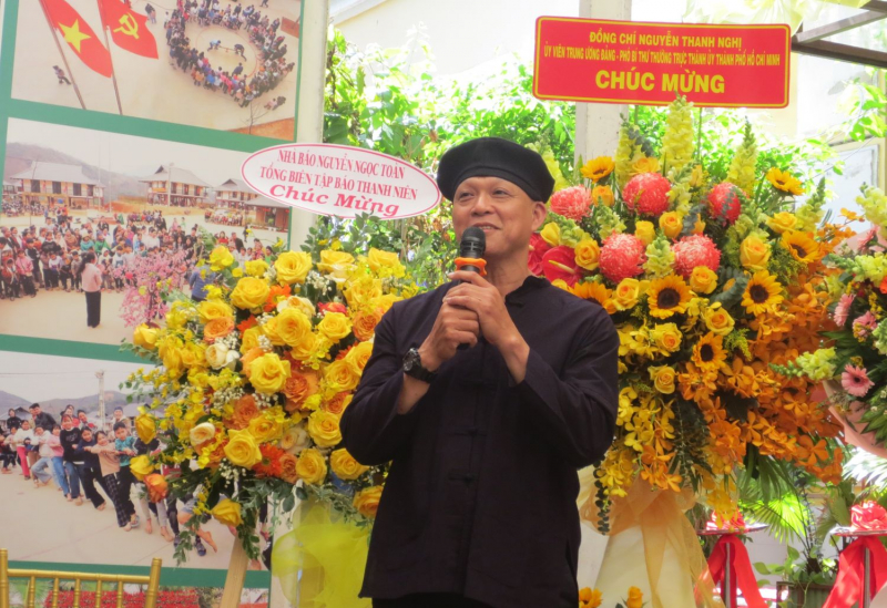 Triển lãm ảnh về Làng Nủ - Từ đau thương đến tái sinh -0