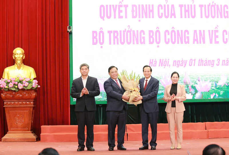 Công bố quyết định của Thủ tướng Chính phủ và Bộ trưởng Bộ Công an về công tác cán bộ -0