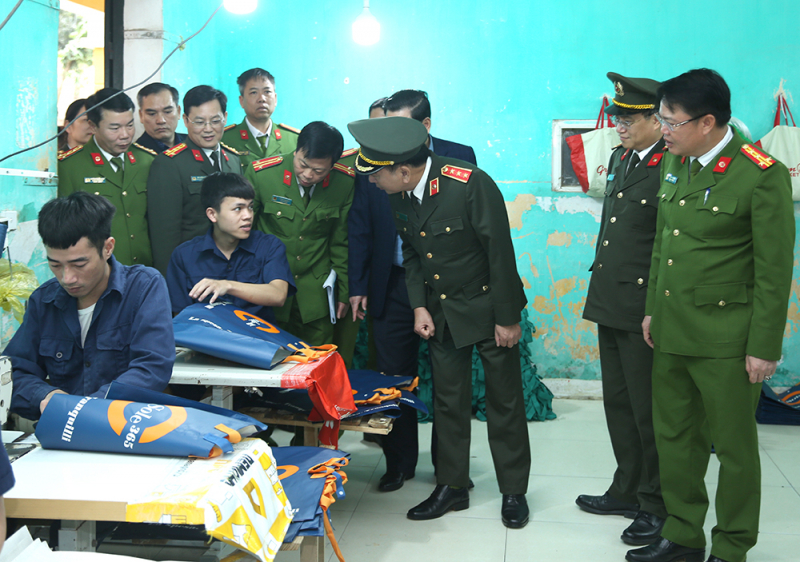 Thứ trưởng Trần Quốc Tỏ thăm, kiểm tra một số đơn vị triển khai tổ chức bộ máy theo mô hình mới -0