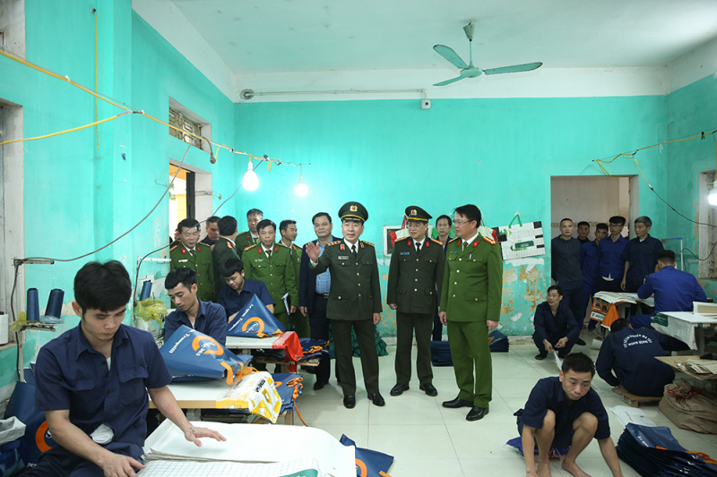 Thứ trưởng Trần Quốc Tỏ thăm, kiểm tra một số đơn vị triển khai tổ chức bộ máy theo mô hình mới -1