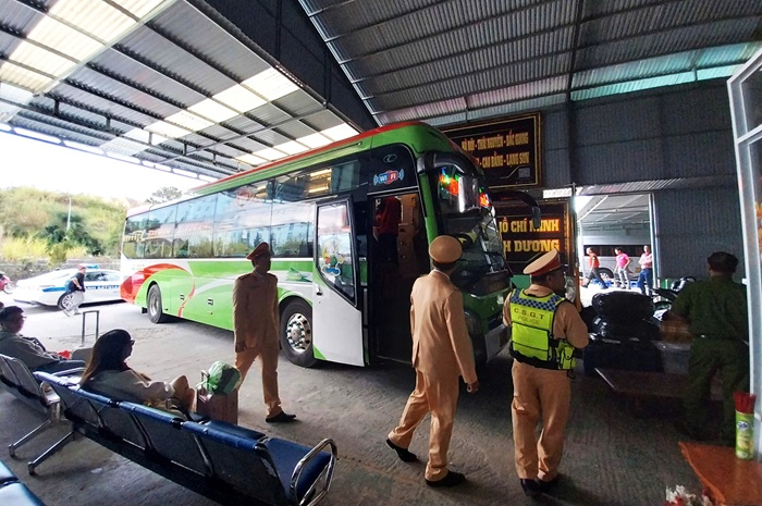 Kiểm tra văn phòng của Công ty TNHH Điền Linh -0