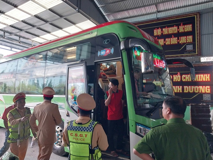 Kiểm tra văn phòng của Công ty TNHH Điền Linh -0