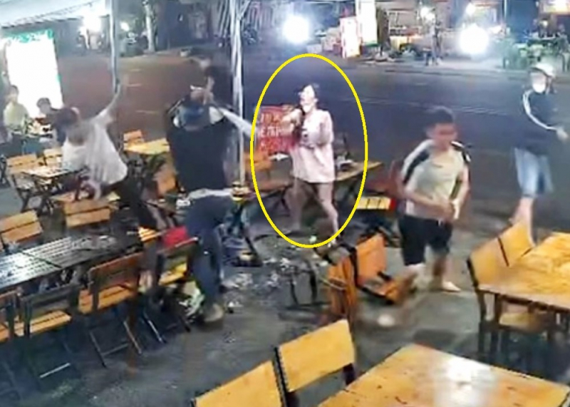 Tạm giữ 4 đối tượng liên quan đến vụ xông vào quán nhậu chém loạn xạ -0