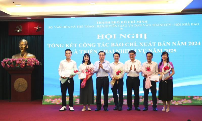 TP Hồ Chí Minh: Công tác phối hợp truyền thông với các cơ quan báo chí còn lúng túng  -3