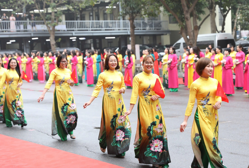 “Lễ hội áo dài – Duyên dáng phụ nữ CAND” sẽ rực rỡ, tưng bừng bên Hồ ...