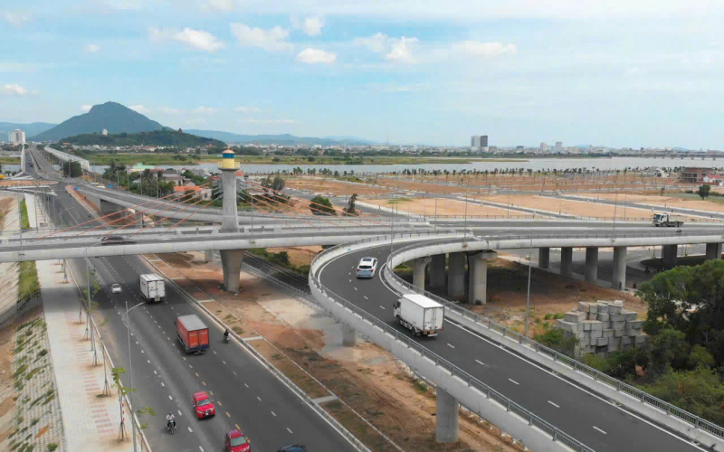 Phú Yên tạm dừng đầu tư xây dựng các công sở sử dụng ngân sách nhà nước -0