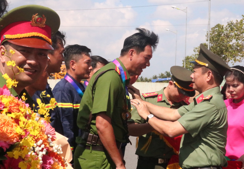 Sôi nổi hội thi thể thao nghiệp vụ chữa cháy và cứu nạn, cứu hộ tại khu vực miền Tây -0