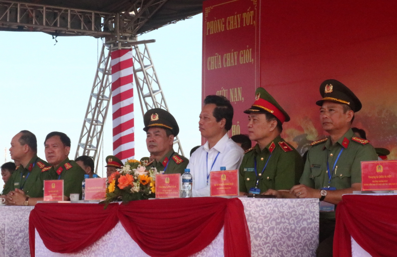 Sôi nổi hội thi thể thao nghiệp vụ chữa cháy và cứu nạn, cứu hộ tại khu vực miền Tây -0