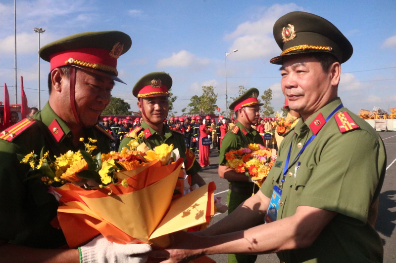 Sôi nổi hội thi thể thao nghiệp vụ chữa cháy và cứu nạn, cứu hộ tại khu vực miền Tây -1