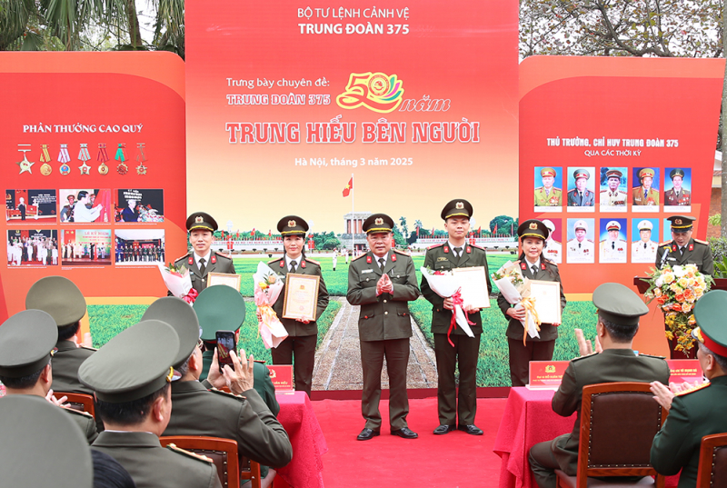 Trung đoàn 375 - Nửa thế kỷ trung hiếu bên Người -0