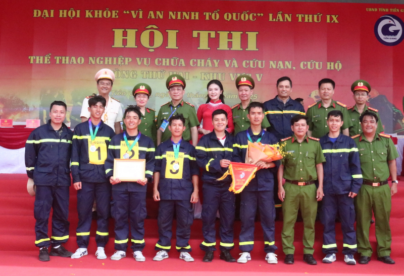 Sôi nổi hội thi thể thao nghiệp vụ chữa cháy và cứu nạn, cứu hộ tại khu vực miền Tây -0