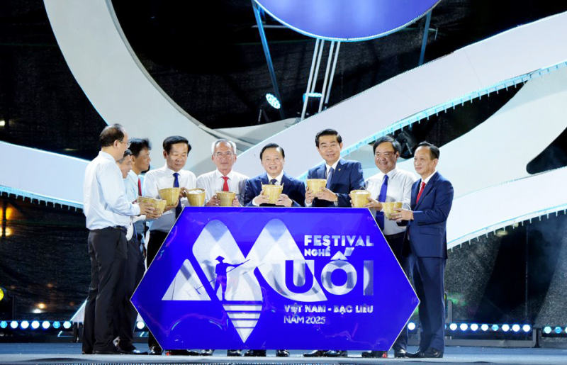 Khai mạc Festival nghề muối Việt Nam - Bạc Liêu 2025 -0