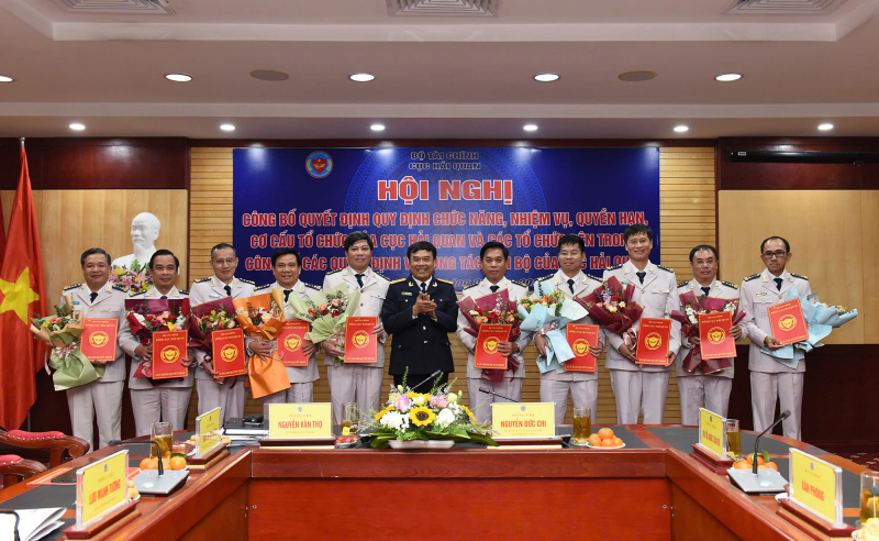 Bộ nhiệm 32 chi cục trưởng, trưởng ban và tương đương -0