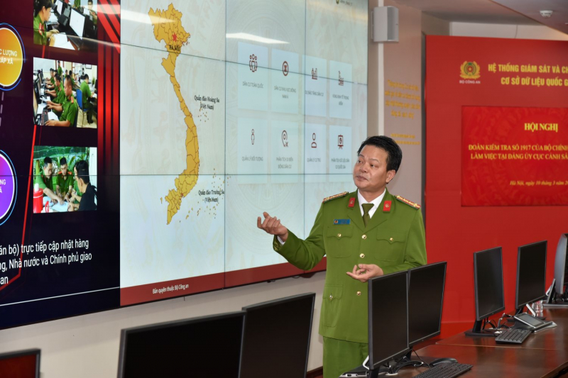 Đoàn kiểm tra 1917 của Bộ Chính trị, Ban Bí thư làm việc tại Đảng ủy Cục Cảnh sát QLHC về TTXH -0