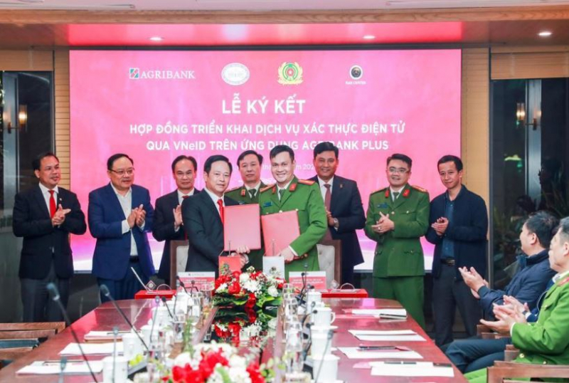 Agribank đẩy mạnh ứng dụng công nghệ và chuyển đổi số -0