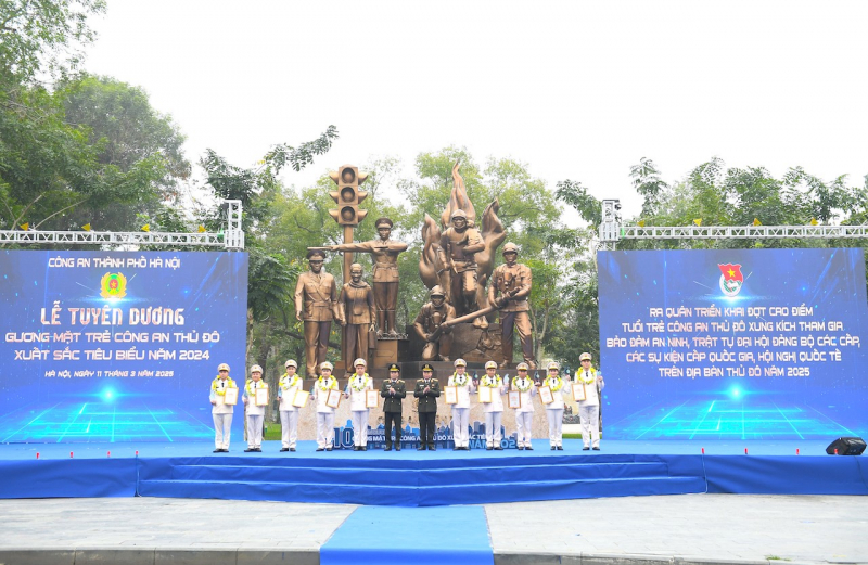 Tuyên dương 10 gương mặt trẻ Công an Thủ đô xuất sắc, tiêu biểu năm 2024 -0