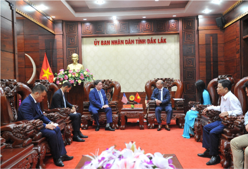 Lãnh đạo tỉnh Đắk Lắk tiếp Đại sứ Hoa Kỳ Marc Evans Knapper -0