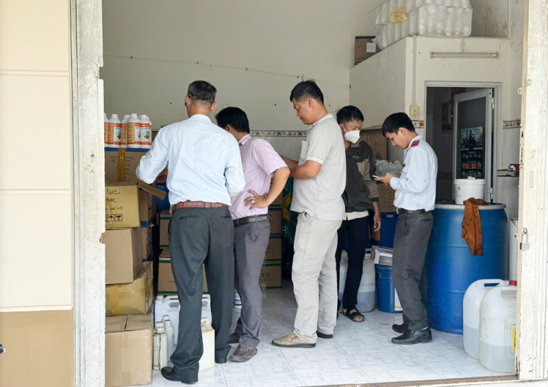 Phát hiện công ty sản xuất thuốc, thức ăn trong nuôi trồng thủy sản giả -0
