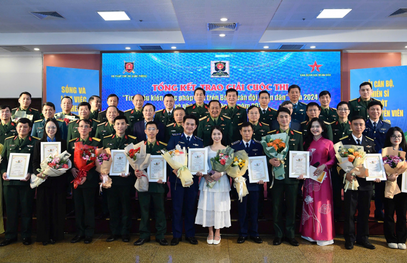 Trao giải Cuộc thi “Tìm hiểu kiến thức pháp luật trên Báo Quân đội nhân dân” -0