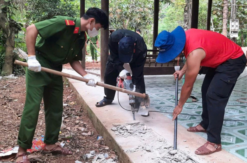 Công an tỉnh Quảng Nam tích cực tham gia xóa nhà tạm, nhà dột nát -0