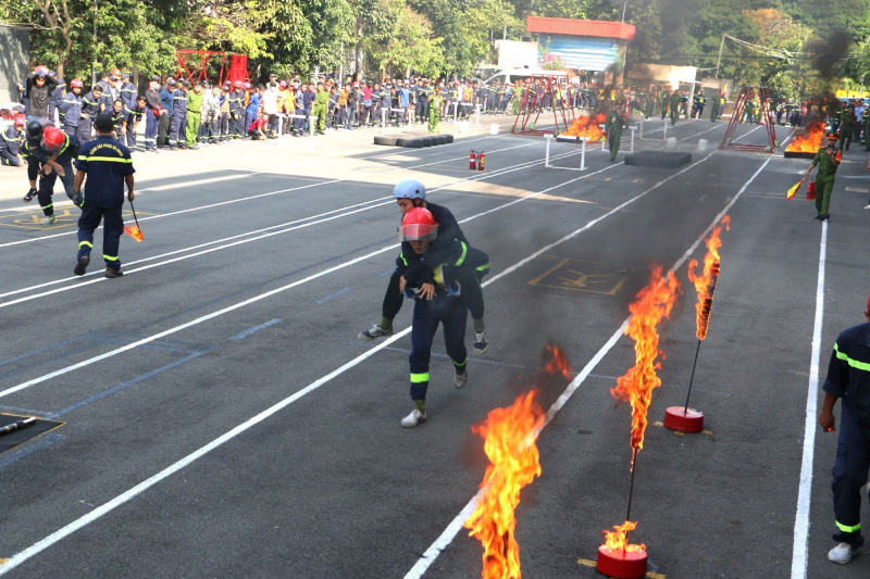 Sôi nổi Hội thi thể thao nghiệp vụ chữa cháy và CNCH tại TP Hồ Chí Minh -2