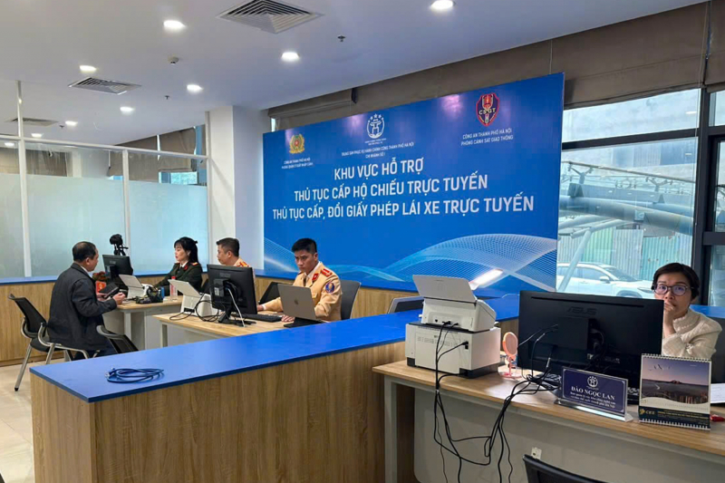 Trung tâm Phục vụ hành chính công Hà Nội: Tiết kiệm thời gian đi lại, giảm chi phí cho người dân -0