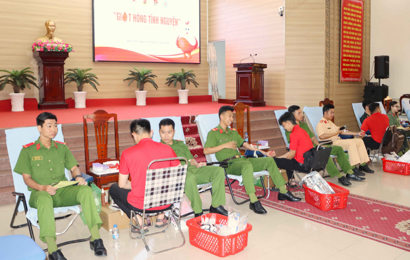  Công an tỉnh Bạc Liêu tổ chức hiến máu tình nguyện -0