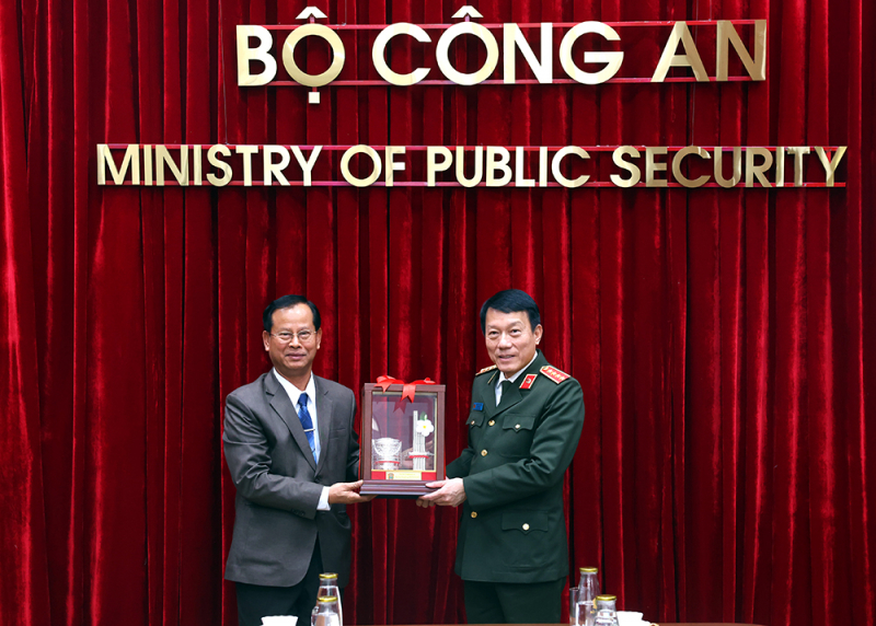 Tăng cường phối hợp an ninh, vun đắp quan hệ Việt - Lào -0