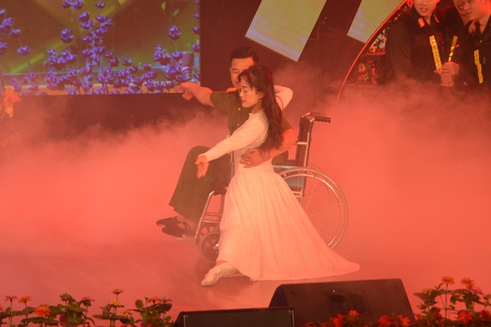 Sôi nổi hội diễn nghệ thuật quần chúng CAND khu vực 2 -0