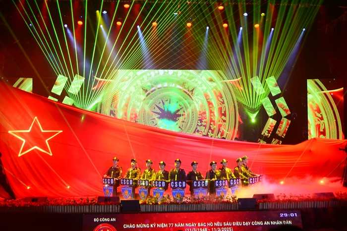 Sôi nổi hội diễn nghệ thuật quần chúng CAND khu vực 2 -0