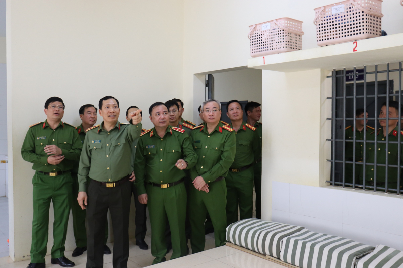 Thứ trưởng Lê Văn Tuyến kiểm tra công tác đặc xá tại tỉnh Quảng Ninh -0