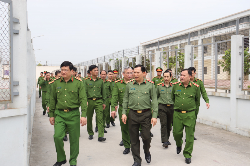 Thứ trưởng Lê Văn Tuyến kiểm tra công tác đặc xá tại tỉnh Quảng Ninh -0