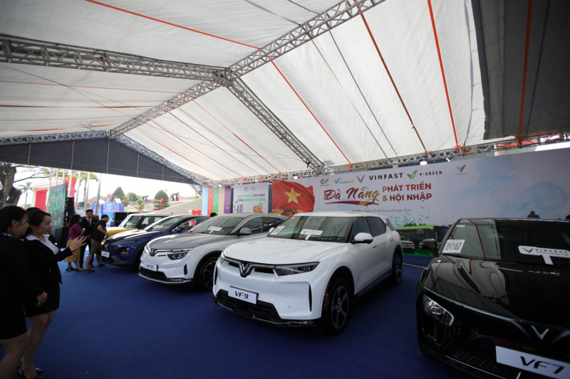 Khai mạc triển lãm “Đà Nẵng - Phát triển và Hội nhập” -0