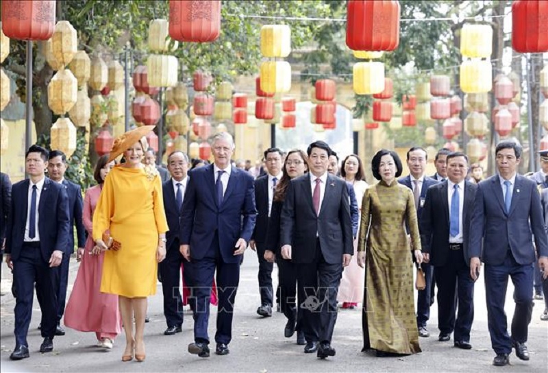 Chủ tịch nước Lương Cường và Nhà Vua Philippe tham quan Hoàng thành Thăng Long -0