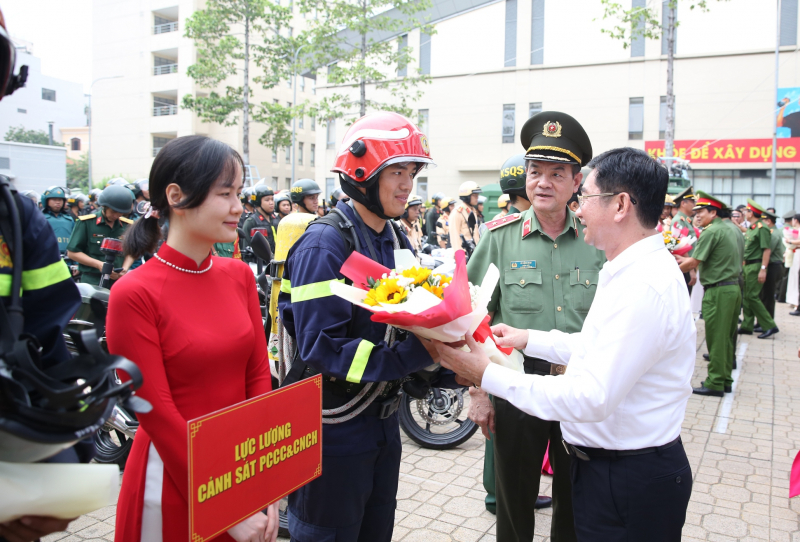 TP Hồ Chí Minh ra quân tấn công 5 loại tội phạm phức tạp, phát động thi đua đặc biệt  -1