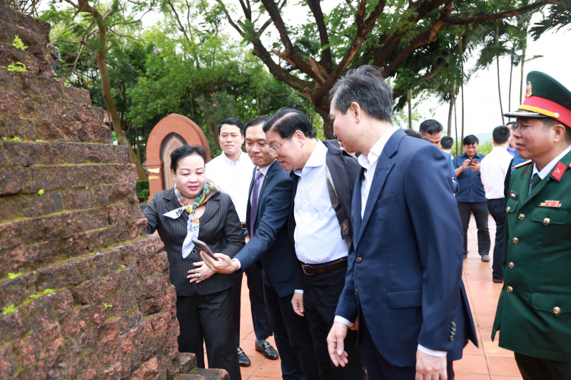 Trưởng Ban Nội chính Trung ương thăm và làm việc với Công an phường Phú Đông TP Tuy Hòa (Phú Yên) -0
