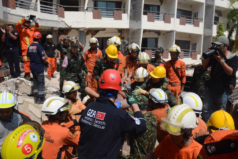 Lực lượng cứu hộ Quân đội đã giải cứu thành công thanh niên bị mắc kẹt tại Myanmar -0