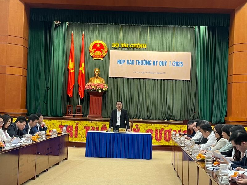 Bộ Tài chính đang rà soát tổng thể các mặt hàng xuất nhập khẩu, hướng tới cân bằng thương mại -0