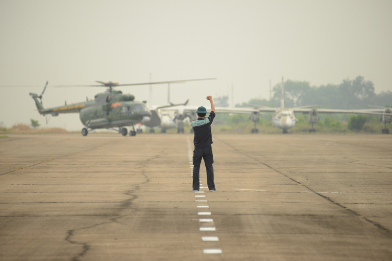 Các phi đội bay tập luyện, sẵn sàng xuất kích, tỏa sáng trên bầu trời TP Hồ Chí Minh  -3