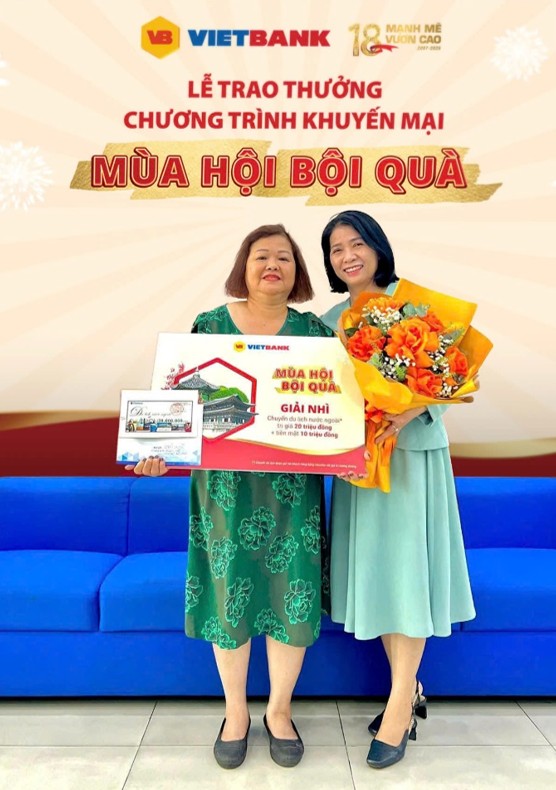 Ôtô Mazda CX-5 trị giá hơn 1 tỷ đã được trao tận tay khách hàng may mắn của Vietbank -0