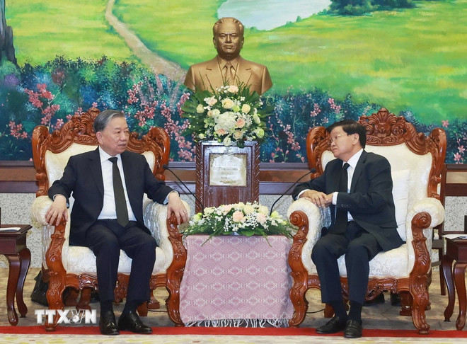 Tổng Bí thư Tô Lâm dẫn đầu đoàn Việt Nam viếng đồng chí Khamtay Siphandone -0