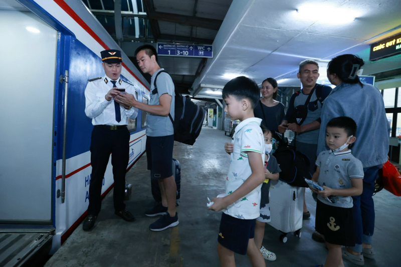 Bộ Xây dựng:  Yêu cầu công khai, minh bạch giá cước vận tải dịp Lễ Giỗ Tổ Hùng Vương và 30/4, 1/5 -0