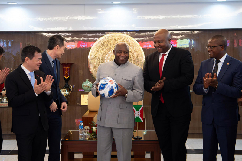 Tạo mọi điều kiện thuận lợi để liên doanh viễn thông của Viettel hoạt động hiệu quả tại Burundi -0