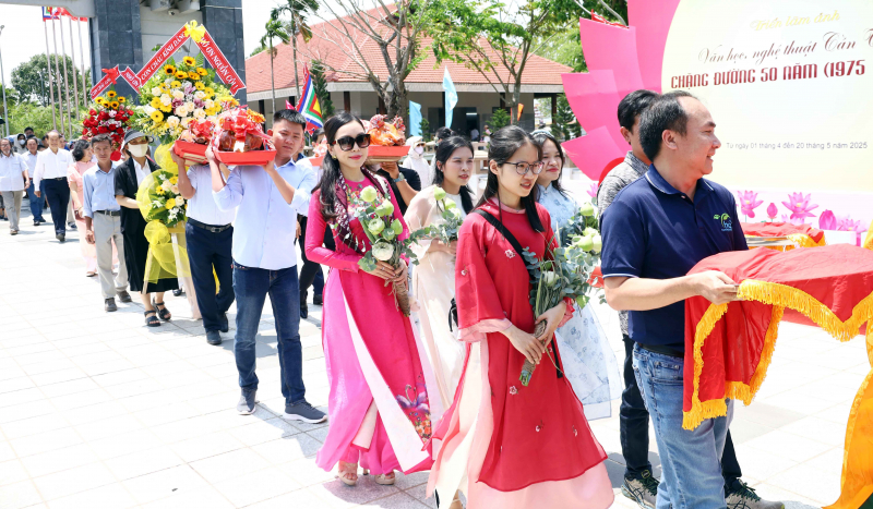 Các tỉnh, thành vùng Tây Nam Bộ dâng hương tưởng nhớ và tri ân các Vua Hùng -1