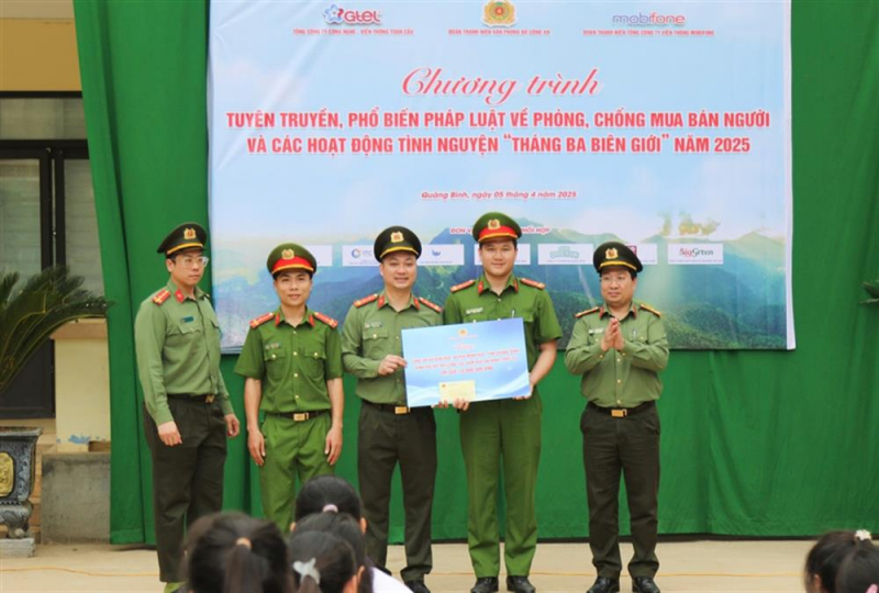 Tuổi trẻ Văn phòng Bộ Công an dành nguồn lực 500 triệu đồng hỗ trợ hai tỉnh Hà Tĩnh, Quảng Bình -2