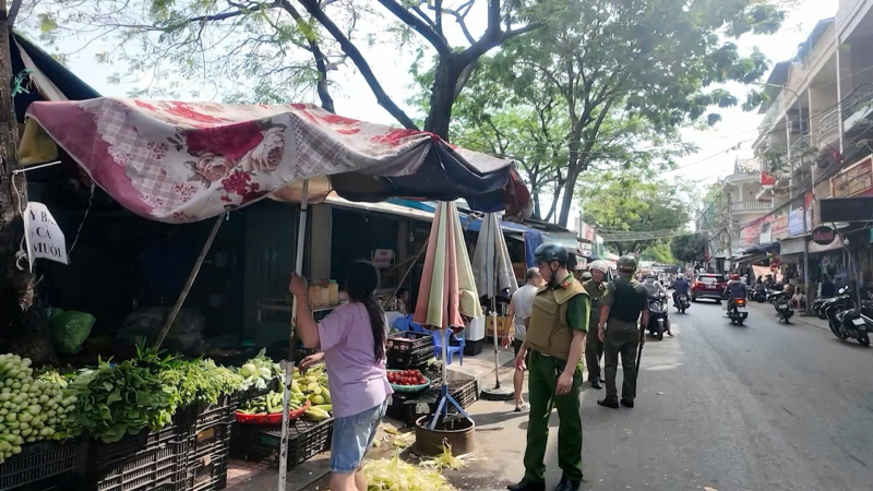 Nhiều hiệu quả tích cực từ chương trình “Cuối tuần đồng hành cùng Công an cơ sở” -3